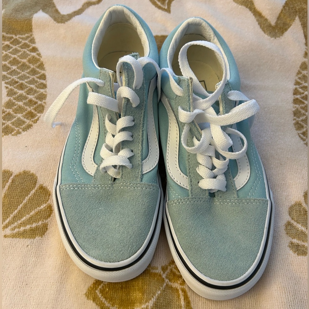 VANS Old Skool / suede / Light Icy Blue / Women’s 5.5 / men’s 4.0